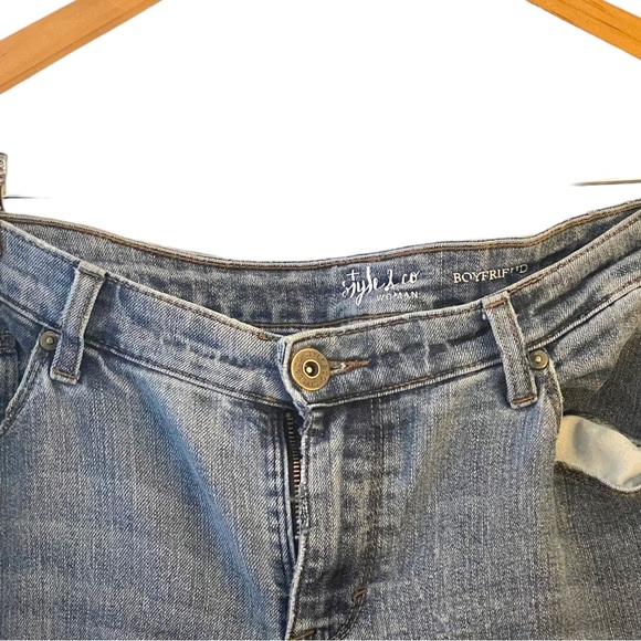 STYLE & CO DENIM Women's Distressed Denim Boyfriend Style Jeans Size 14P - Picture 5 of 10